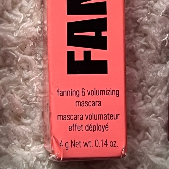 🤍New Benefit Cosmetics Fan Fest Fanning & Volumizing Mascara🤍 - Picture 6 of 6